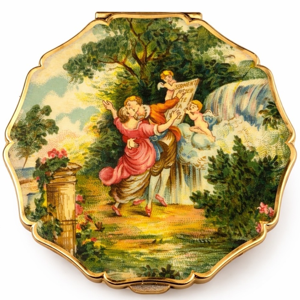 Vintage Stratton England Powder Compact Romantic Garden Scene Scalloped W/Screen